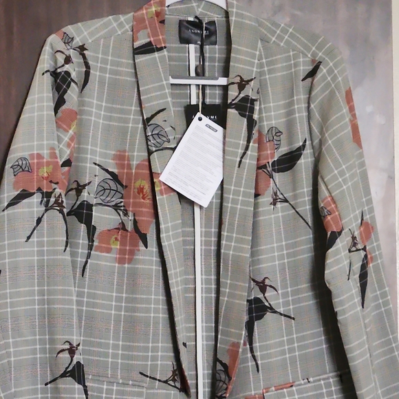 NO LONGER FOR SALE****ANONYME Designers Woman's Blazer - Picture 3 of 4